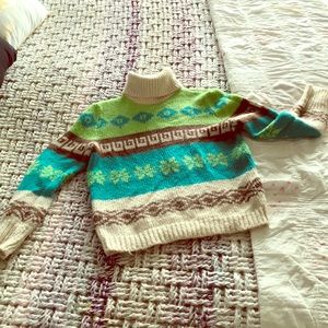 Old Navy patterned Sweater L